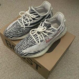 Yeezy boost 350 V2 zebras US size 9 1/2 USED